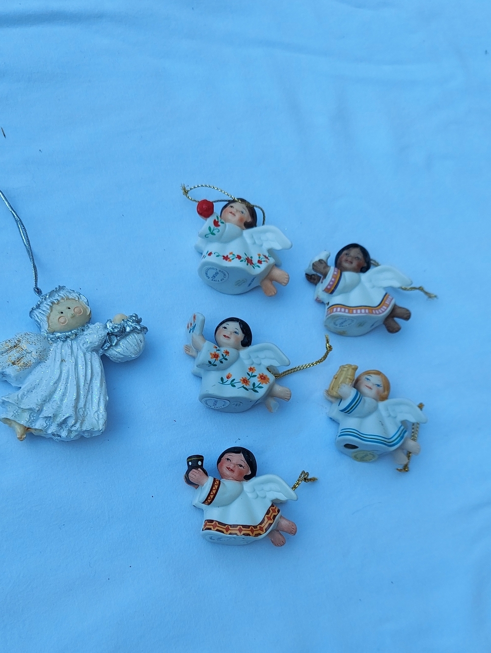 Avon White Angel Ornament Set ~vintage